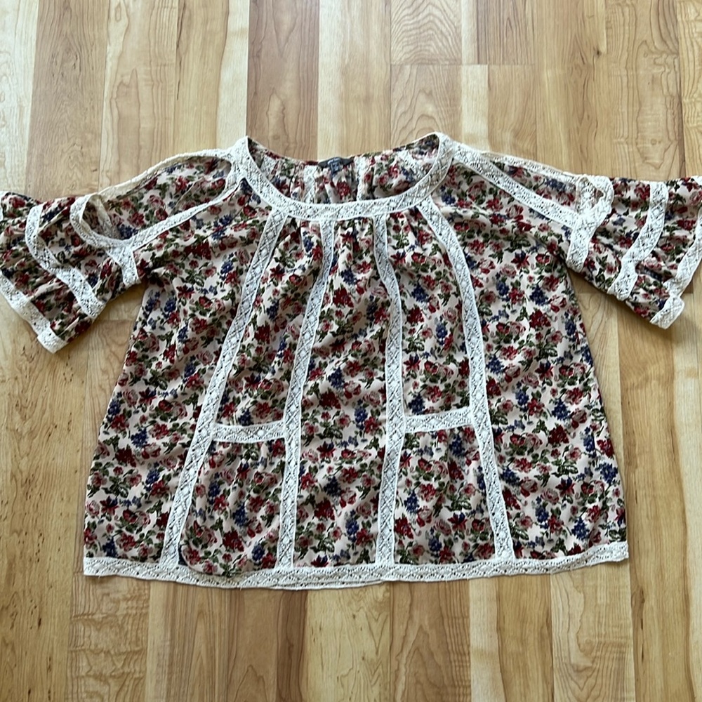 Blue Tassel medium floral peek a boo sleeves blouse Anthropologie